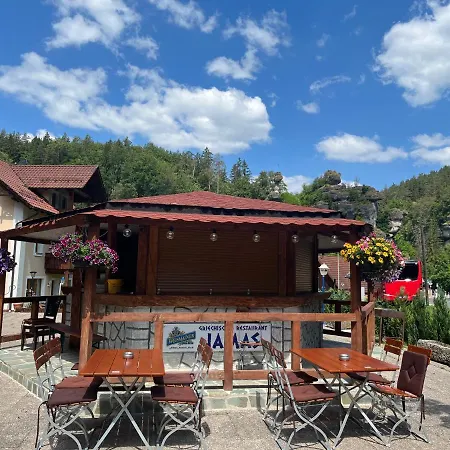 Jamas & Restaurant *